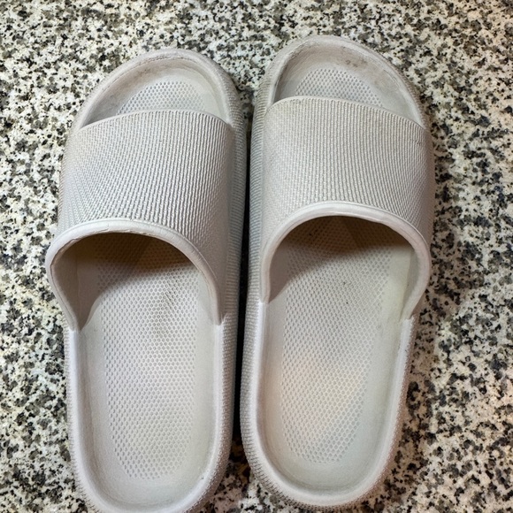 Beige Women Size 9 Slide Sandals - Picture 6 of 8